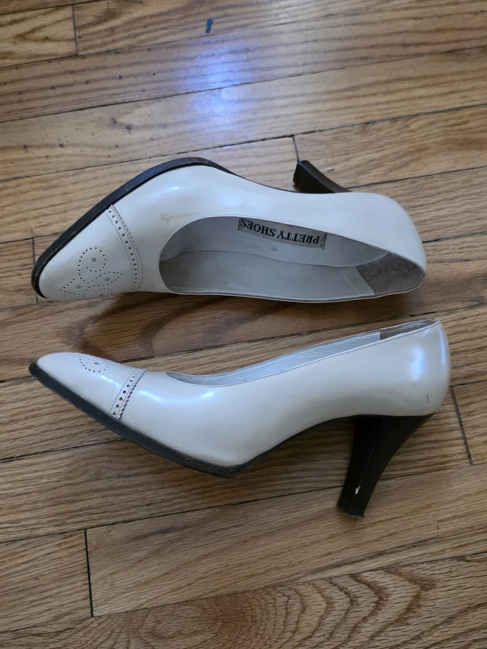 Vintage Off-White Leather Perforated Spectator Pumps